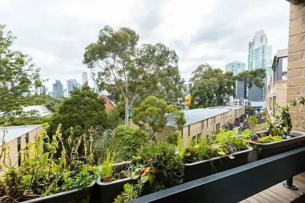 ISAAC, 1BDR South Melbourne Apartment - Oda Manzaraları