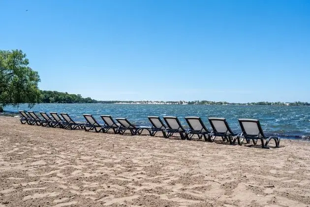 isaiah tubbs Resort and Conference Centre - Öne Çıkan Resim