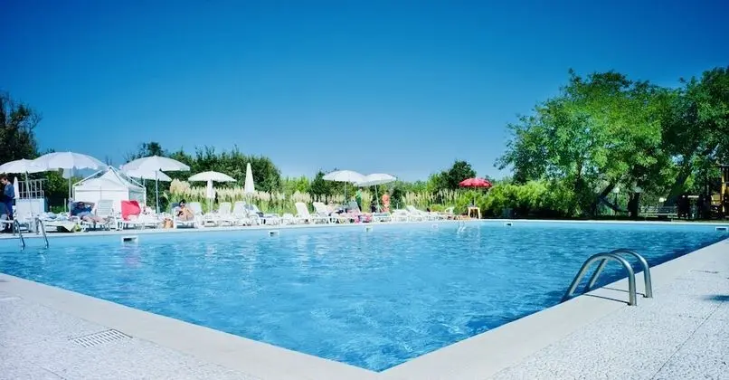 Isaresidence Holiday Resort - Havuz