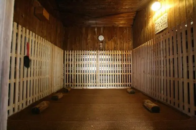 Ishiuchi Yungparunas - Spa