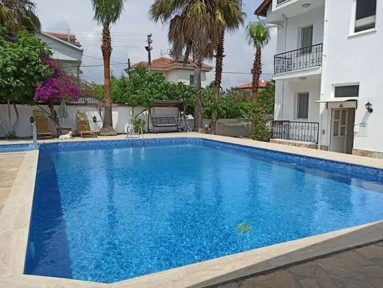 Işıl Suit