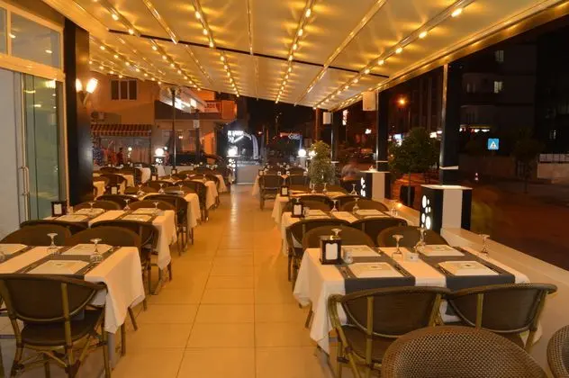 Isla Apartments
