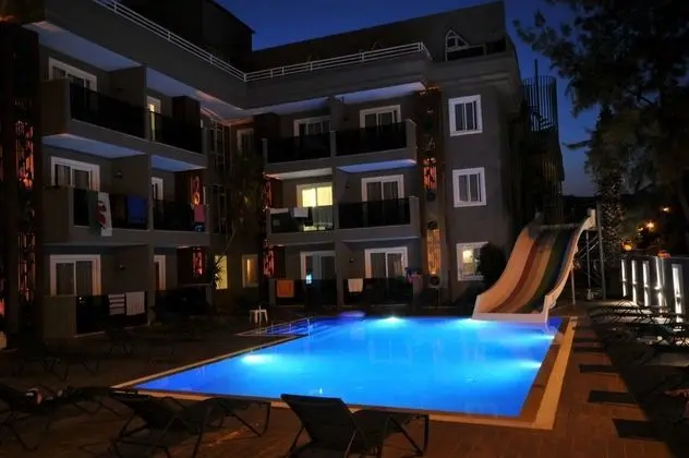 Isla Apartments