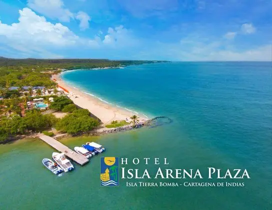 Isla Arena Plaza