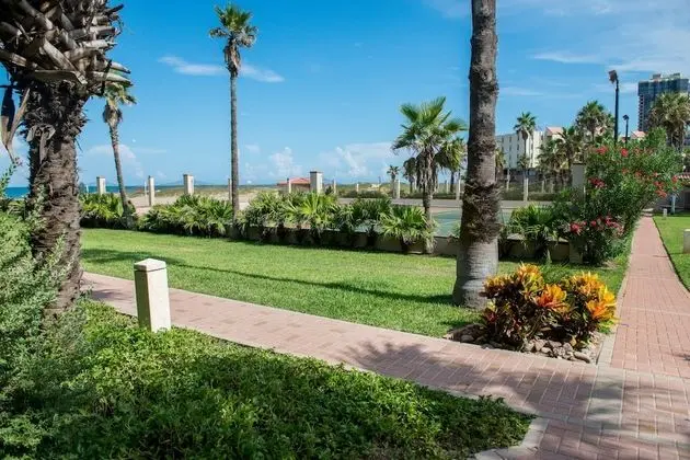 Isla Grand Beach Resort - Dış Mekan