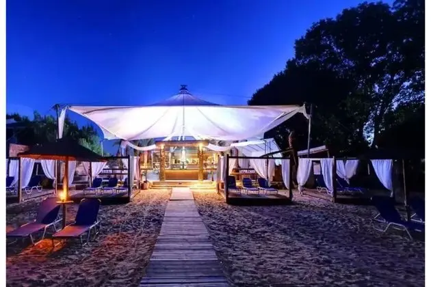 Island Beach Resort - Plaj