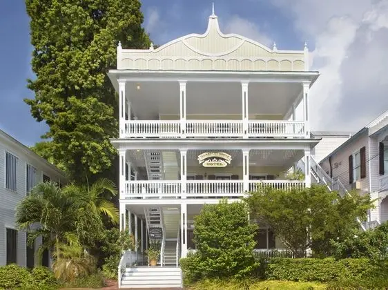 Island City House Hotel
