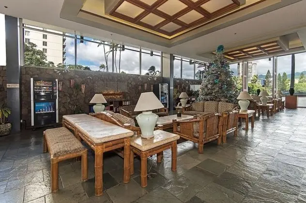 Island Colony by Hawaii Ocean Club - Lobi