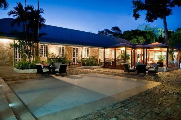 Island Inn - 1