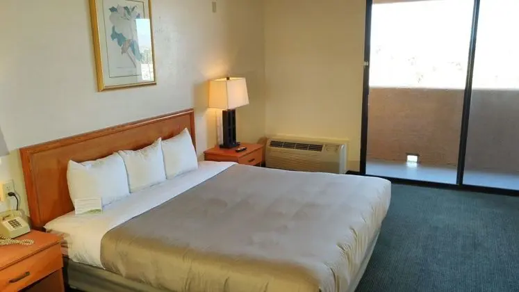 Island Inn Hotel