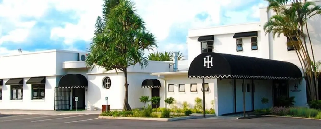 Island Hotel - 1