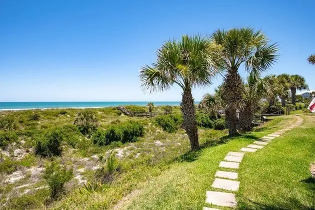 Island Palms Retreat