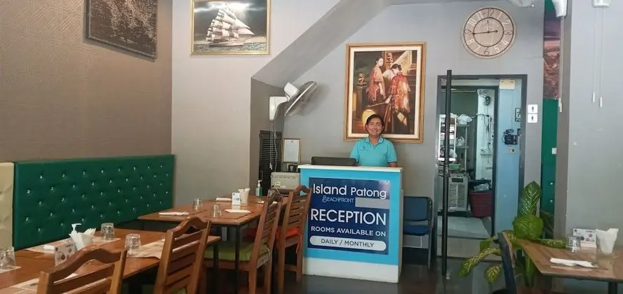 Island Patong Beachfront Hotel - Lobi