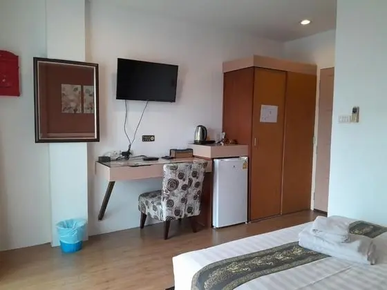 Island Patong Beachfront Hotel - Oda