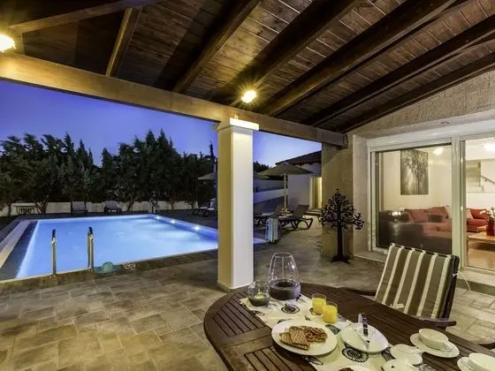 Villa on Island With Private Pool, Garde, Terrace, Parking