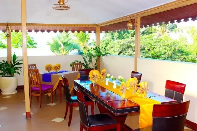 The Island Town Hotel - Adults Only - Yerinde Yemek