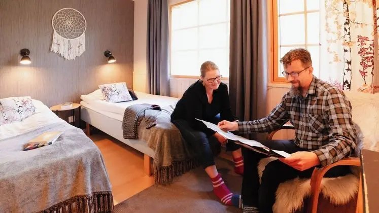 Isokenkäisten Klubi, Wilderness lodge - Öne Çıkan Resim