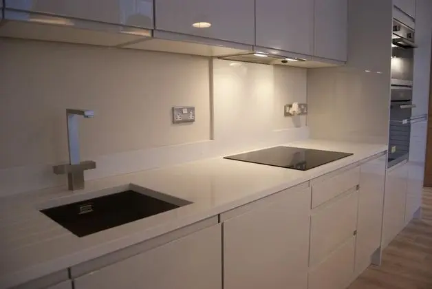 iStay Liverpool 1 Water Street Apartments - Mutfak