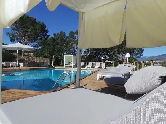 Isulella Hotel & restaurant - Havuz