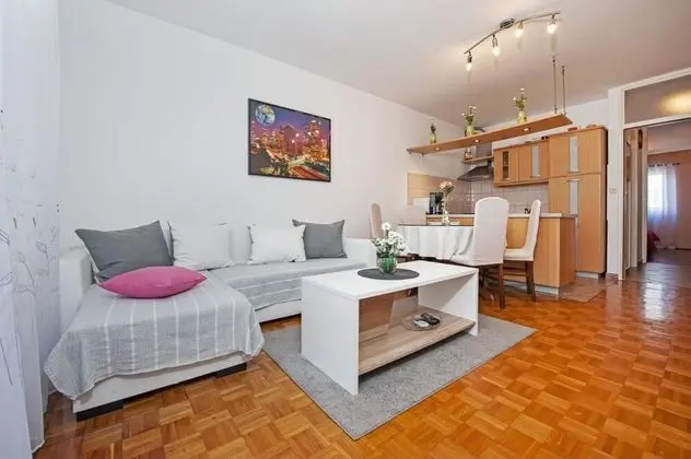 Ita 1 in Rovinj With 1 Bedrooms and 1 Bathrooms - Oda
