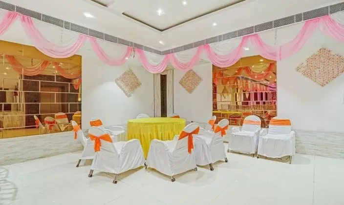 Itsy By Treebo - 4 View Grand - Yerinde Yemek