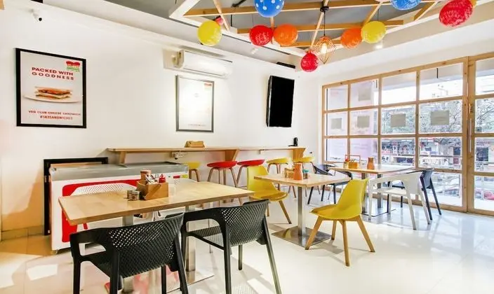 Itsy By Treebo - D'Comfort Inn - Yerinde Yemek