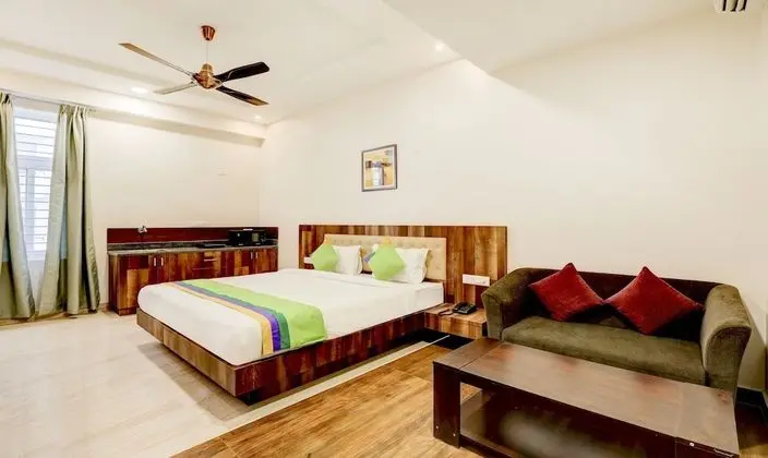 Itsy By Treebo - Emora Hotel And Suites Brookfield