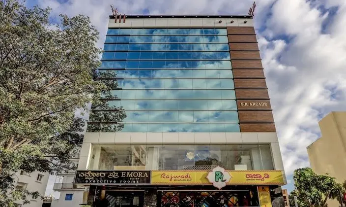 Itsy By Treebo - Emora Hotel And Suites Brookfield