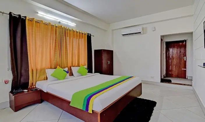 Itsy By Treebo - Mountain Green