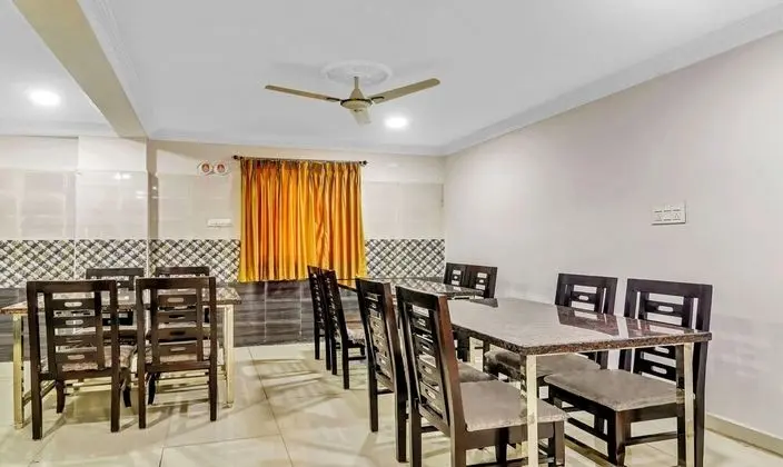 Itsy By Treebo - Royal Galaxy Kukatpally - Yerinde Yemek