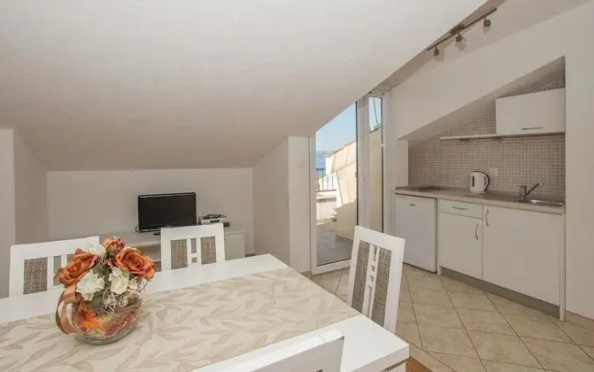 Ivana Apartments - İç Mekan