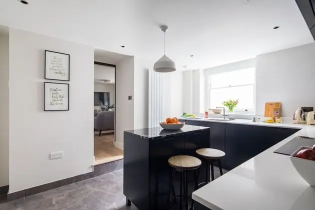 Iverna Gardens by Lime Street - Mutfak