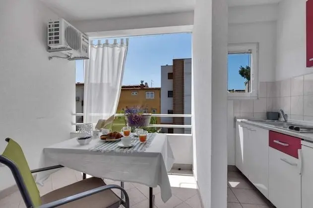 Ivica - 100m From the Beach - SA1 Ljubicasti - Oda