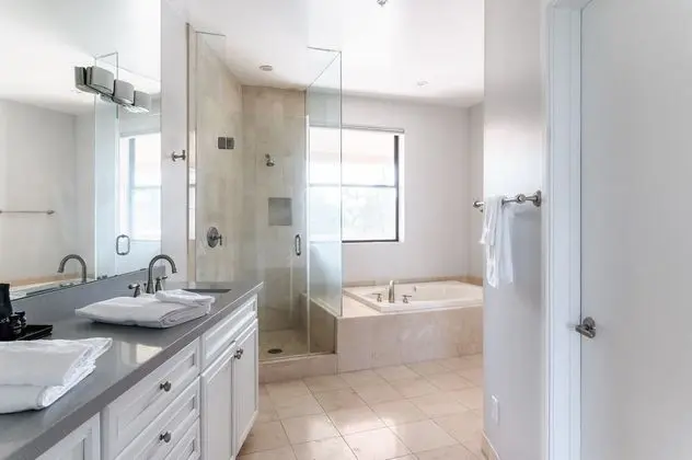 Ivory II By Avantstay Gorgeous Spacious Home w/ Views Close To Old Town - Banyo Tipleri