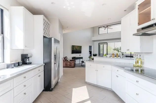 Ivory II By Avantstay Gorgeous Spacious Home w/ Views Close To Old Town - Mutfak