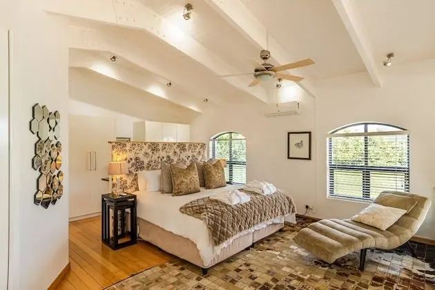 The Ivy Apartments - Oda