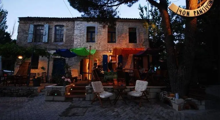 İyon Pansiyon
