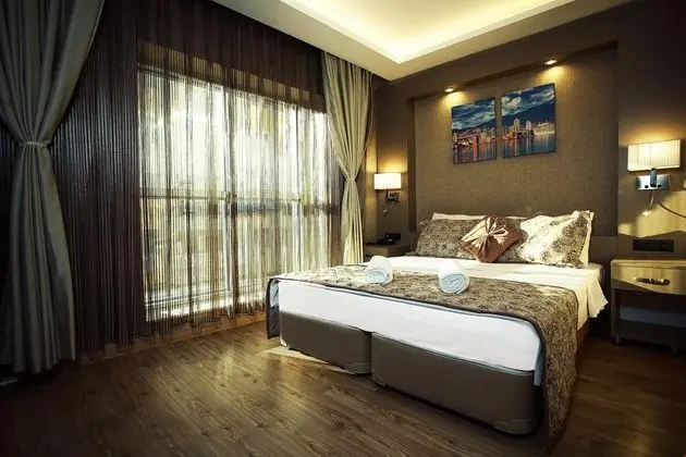 Hotel İz