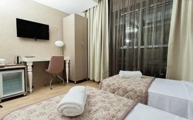 Hotel İz