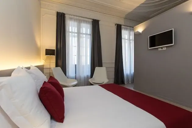 Izaila Plaza Catalunya - Öne Çıkan Resim