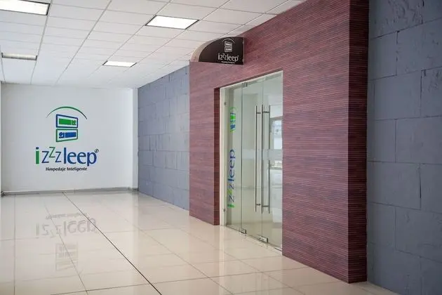 izZzleep Aeropuerto Terminal 1 - Dış Mekan
