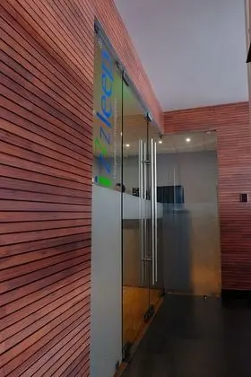 izZzleep Aeropuerto Terminal 2 - Dış Mekan