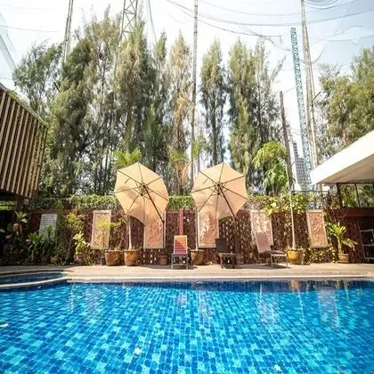 J A Villa Pattaya Hotel - Havuz