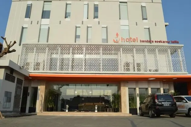 J Hotel Bandara Soekarno Hatta - Dış Mekan