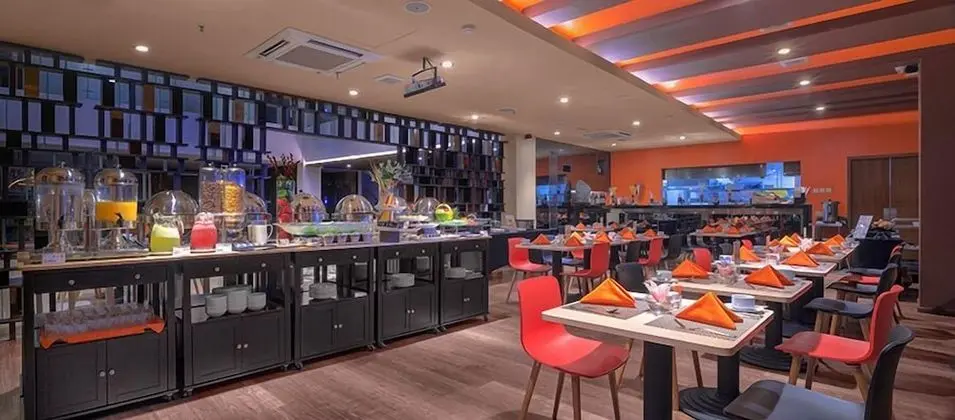 J Hotel Bandara Soekarno Hatta - Yerinde Yemek