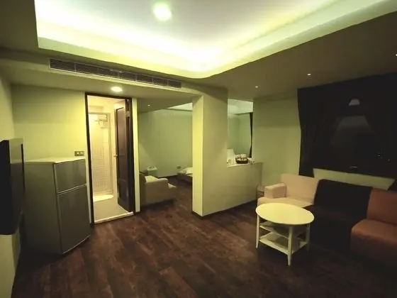 J.F Sleepless Ones Garden Hotel - İç Mekan