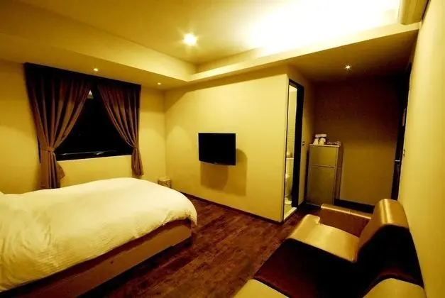 J.F Sleepless Ones Garden Hotel - Oda