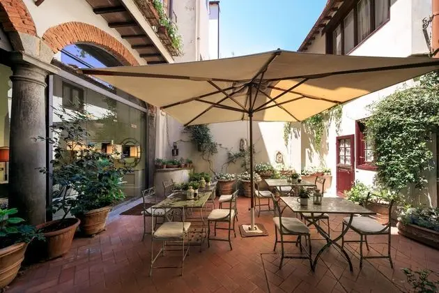 The J & J Historic House Hotel