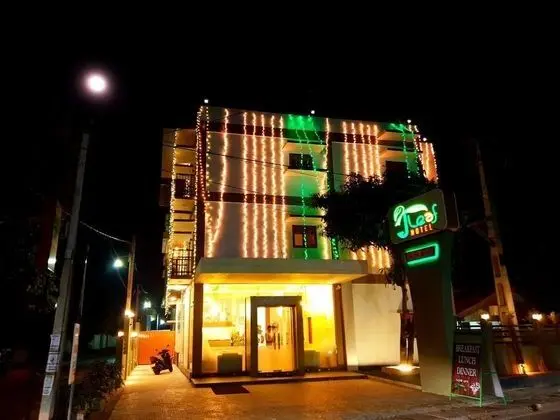 J Leaf Hotel
