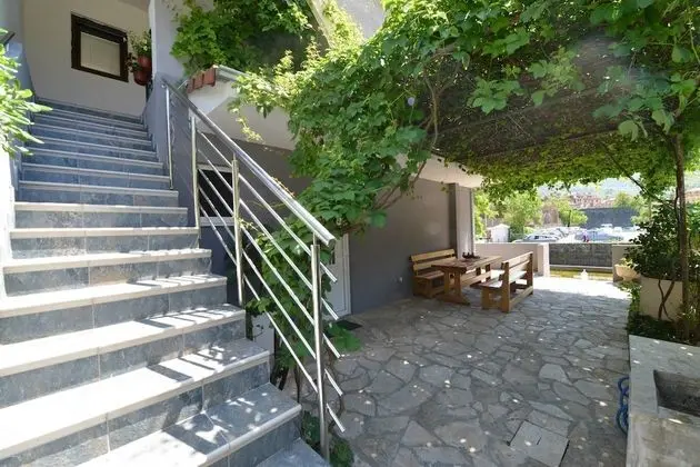 J&P Apartments Kotor - Dış Mekan